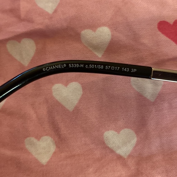 Chanel Black sunglasses with silver and Pearl detailing - Picture 7 of 10